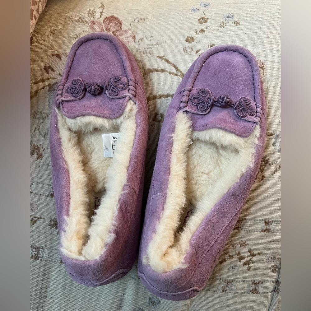 Women’s Ugg Loafer Size 8 Purple